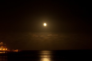 Vollmond über das Meer