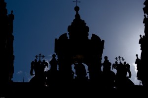 Kathedrale von Santiago de Compostela im Gegenlicht