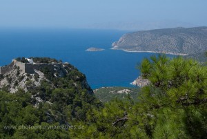 Bucht und Monolithos