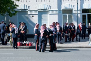 Während des Wartens auf die Parade