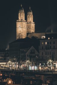 Zürich. Grossmünster Kirche am Nacht