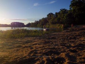 Sommer 2020, Baggersee. Mit Handy und Unterwasserkamera fotografieren