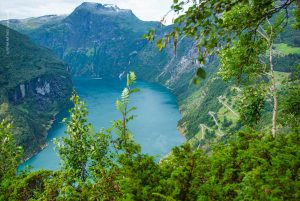 Geiranger Fjord. Norwegen, Sommerreise. Städte und Landschaften