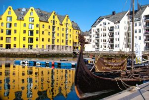 Ålesund, Norwegen, Sommerreise. Städte und Landschaften der Natur