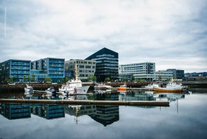 Trondheim, Norwegen, Sommerreise. Städte und Landschaften der Natur