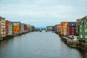 Trondheim, Norwegen, Sommerreise. Städte und Landschaften der Natur