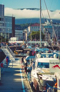 Ålesund, Norwegen, Sommerreise. Städte und Landschaften der Natur