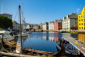 Ålesund, Norwegen, Sommerreise. Städte und Landschaften der Natur