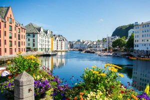 Ålesund, Norwegen, Sommerreise. Städte und Landschaften der Natur