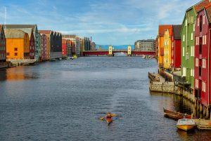 Trondheim, Norwegen, Sommerreise. Städte und Landschaften der Natur
