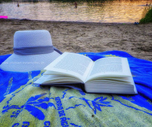 Sommer 2020, Baggersee. Mit Handy und Unterwasserkamera fotografieren